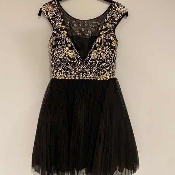 Black Beaded cocktail dress - Picture 2 of 8